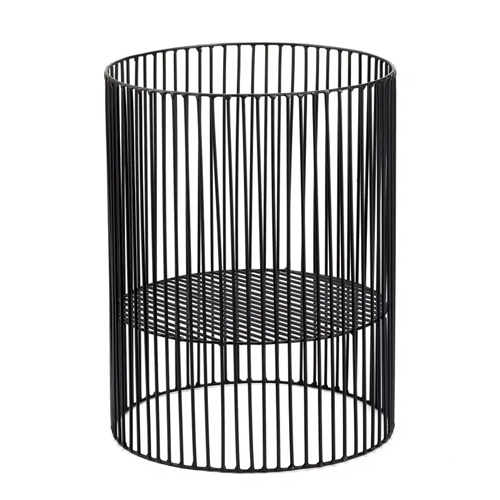 Mand turn diam. 26cm. hgt. 36cm. kleur zwart metal sculptures a. sciortino Serax